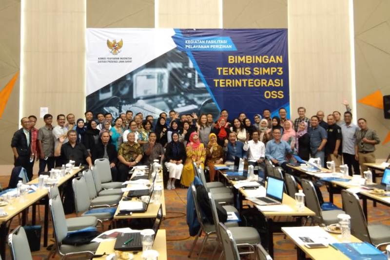 Komisi Penyiaran Indonesia Daerah (KPID) Jawa Barat bersama PRSSNI Jawa Barat menggelar Bimtek OSS bagi pengelola radio siaran di Jawa Barat, di Harris Hotel & Convention Ciumbuleuit, Bandung, Selasa (9/4/2019).